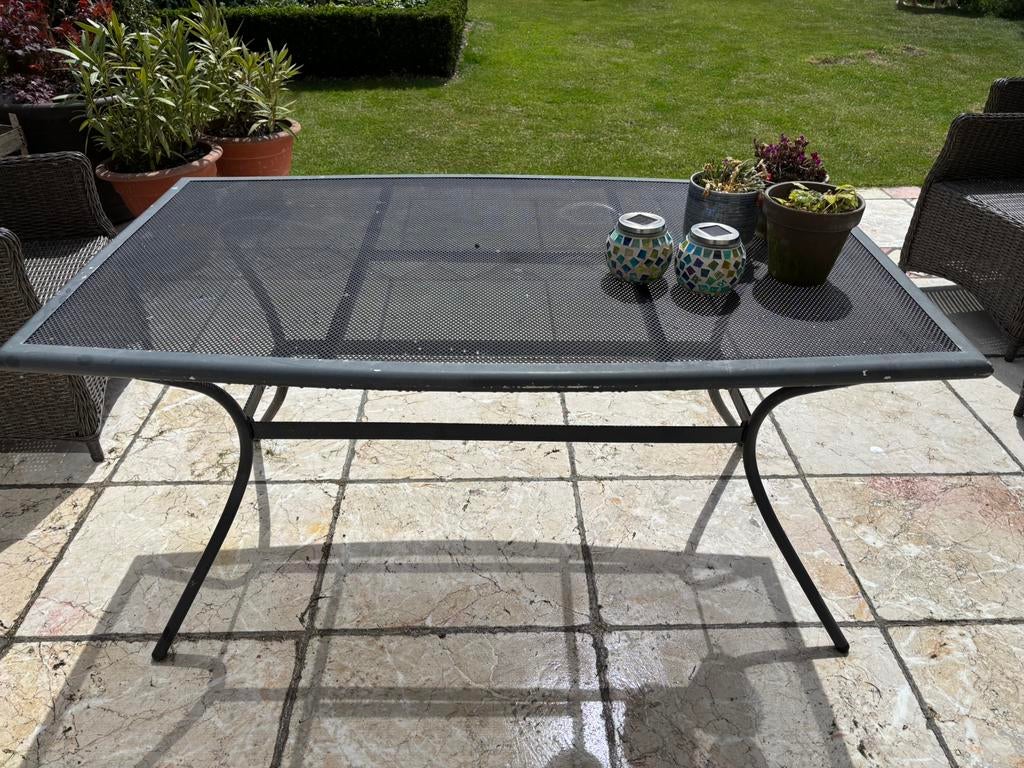 Stevige tafel, Tuin en Terras, Tuintafels, Ophalen of Verzenden, Gebruikt, Rechthoekig, Metaal