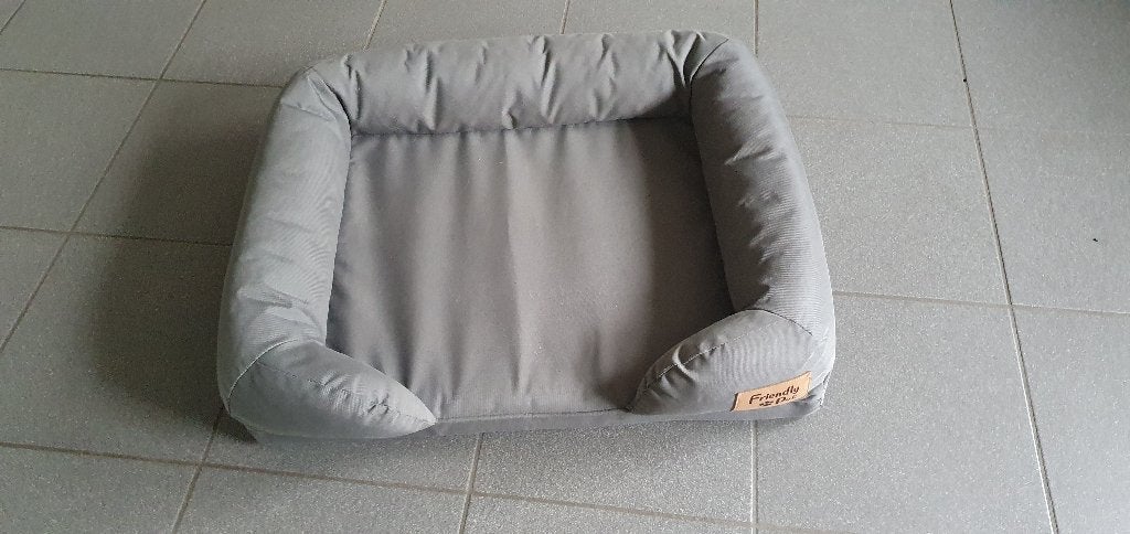 Hondenbed, Ophalen, Zo goed als nieuw, Polyester