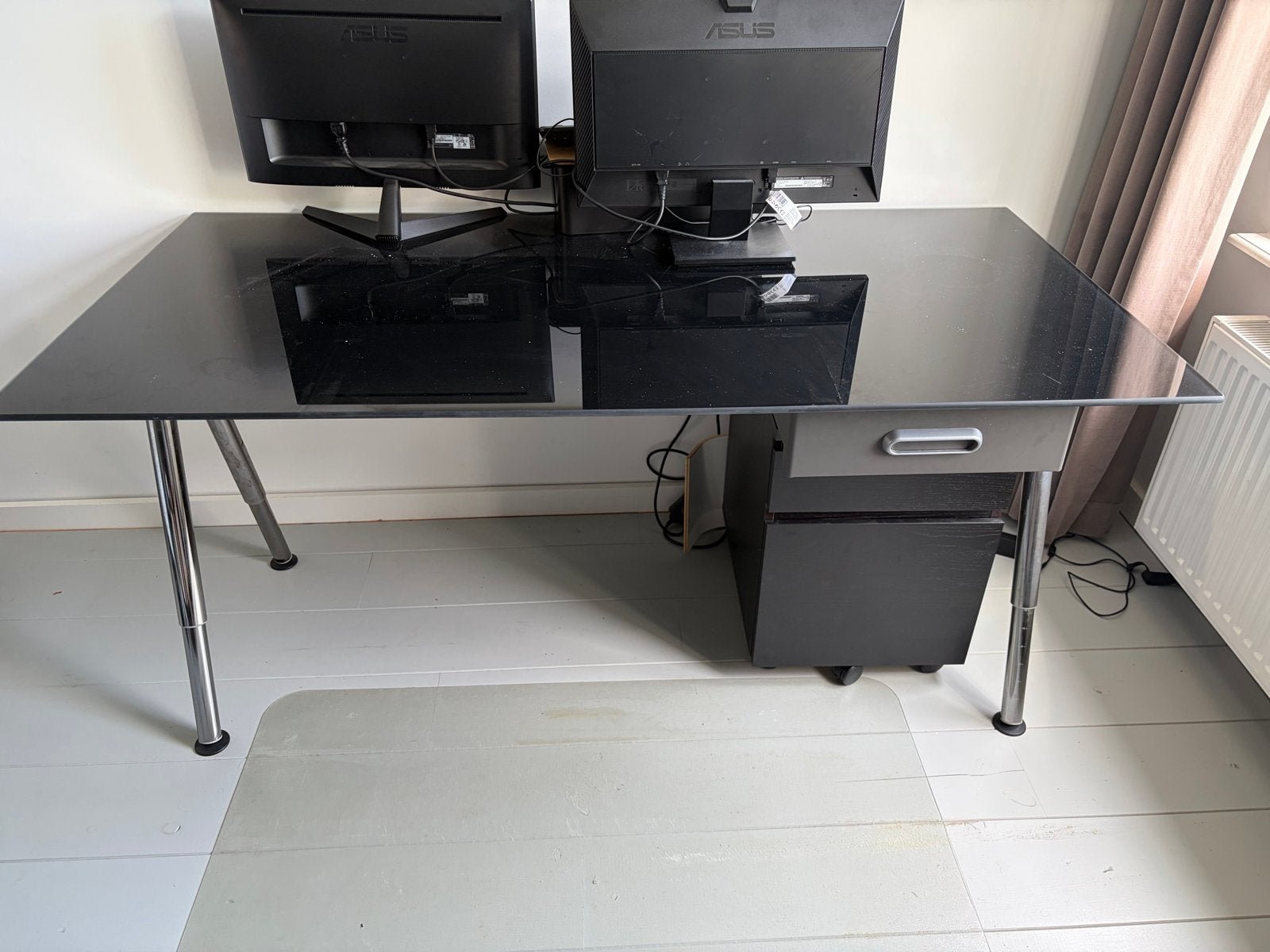 Modern zwart glazen bureau, Ophalen, Zwart, Gebruikt, Met lades