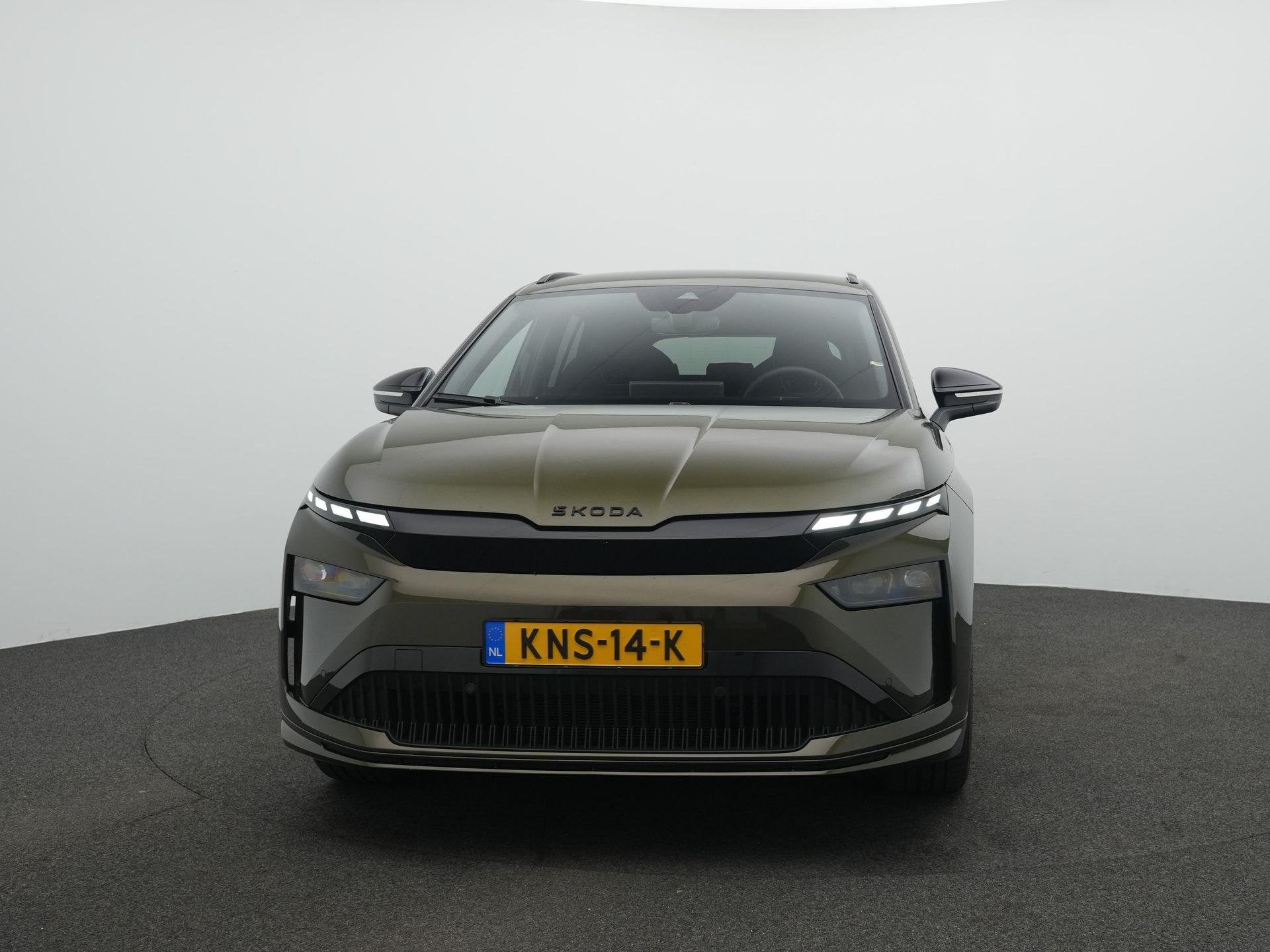 Skoda Enyaq 85 Sportline 286pk | Trekhaak | Leder/alcantara, Automaat, Achterwielaandrijving, 510 min, Zwart