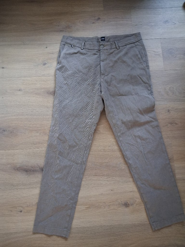 Stijlvolle Hugo Boss Chino - Beige - Maat 36, Beige, Overige maten, Ophalen of Verzenden, Zo goed als nieuw