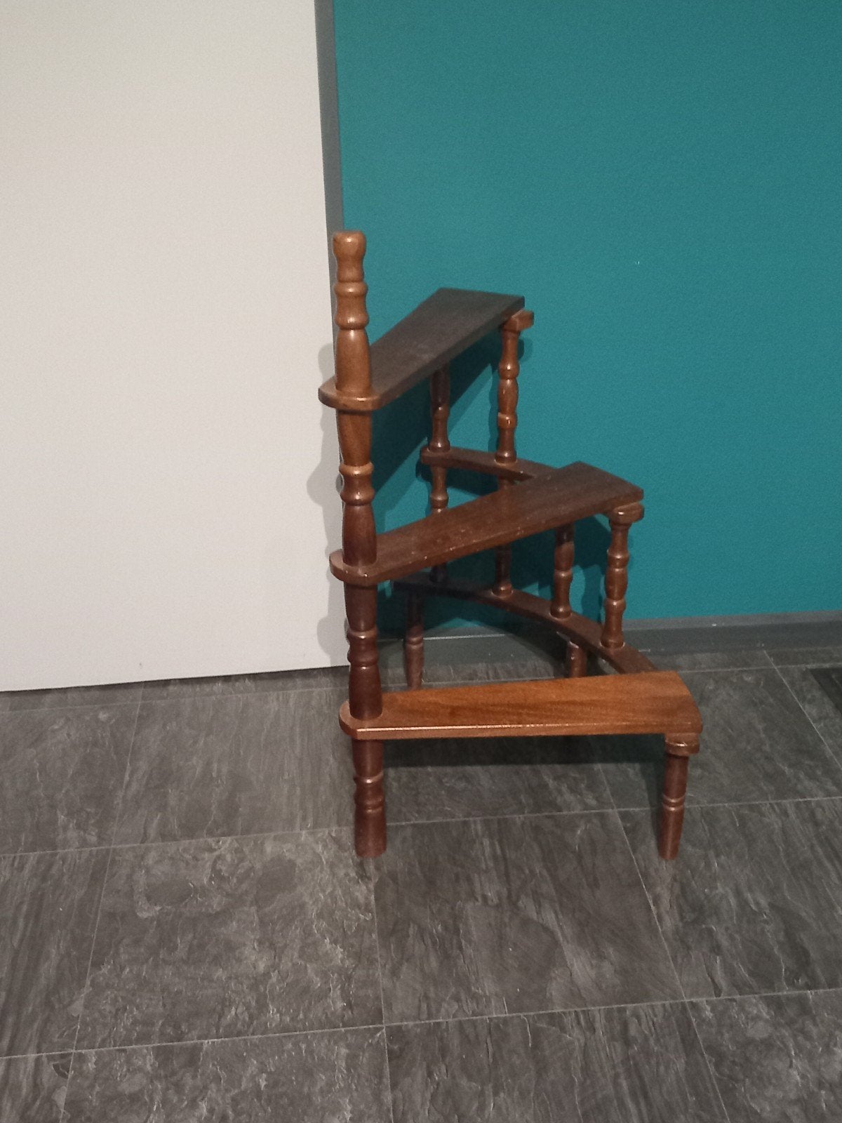 Klassieke houten bibliotheektrap met drie treden., Ophalen, Gebruikt