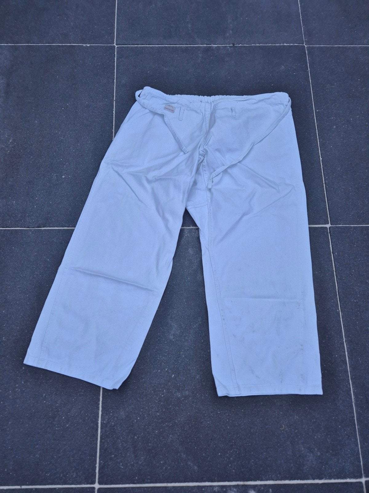 Vechtsportbroek 170 cm met lichte vlekken, Sport en Fitness, Vechtsporten en Zelfverdediging, Ophalen of Verzenden, Gebruikt, Karate