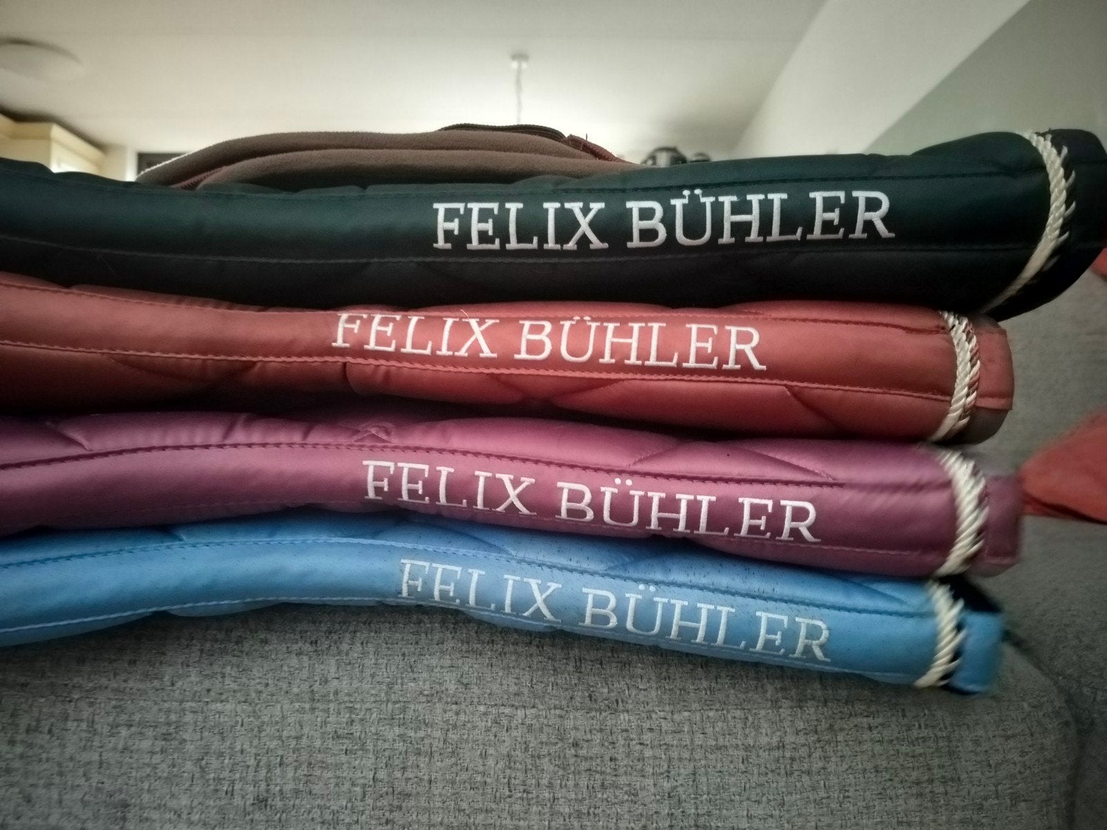 Felix buhler dressuur dekjes, Ophalen