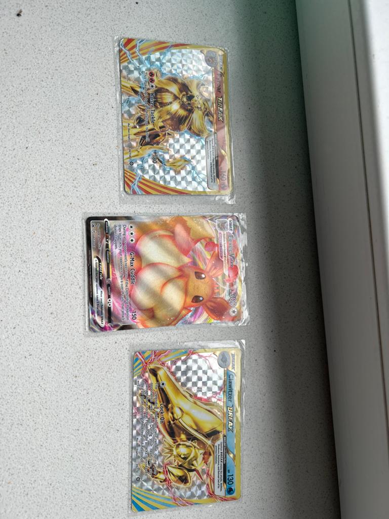 3 Pokémon Kaarten: Eevee VMAX, Pyroar BREAK, Clawitzer BREAK, Ophalen of Verzenden, Gebruikt, Meerdere kaarten, Foil