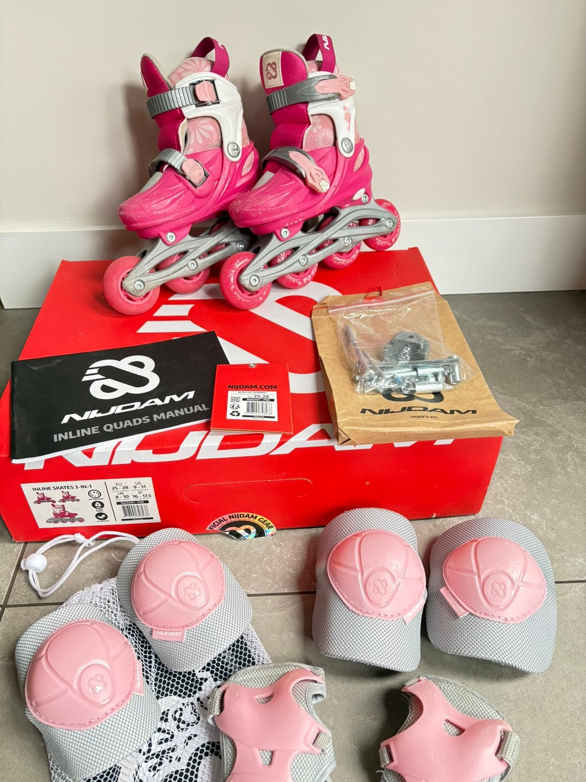 Nijdam 3 in 1 Skeelers Roze 25 26 27 28 Beschermset S Set, Sport en Fitness, Skeelers, Verzenden, Verstelbaar, Gebruikt, Kinderen