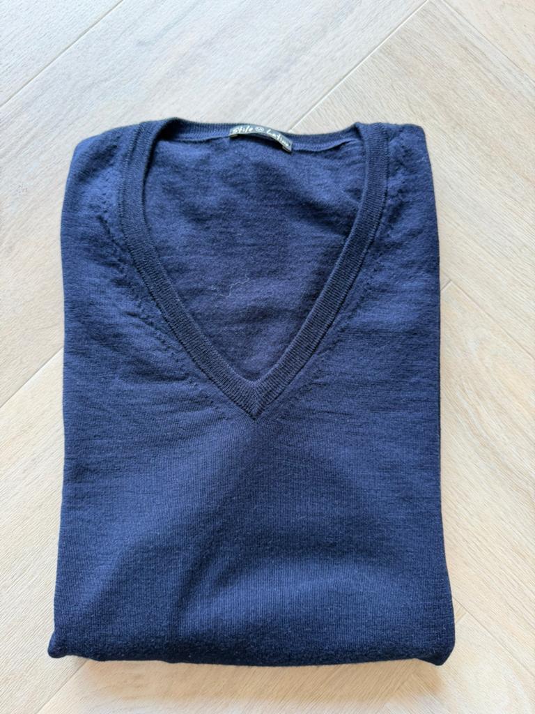 Trui met v-hals Stille Latino made in Italy donkerblauw mt54, Ophalen of Verzenden, Zo goed als nieuw, Maat 52/54 (L), Blauw