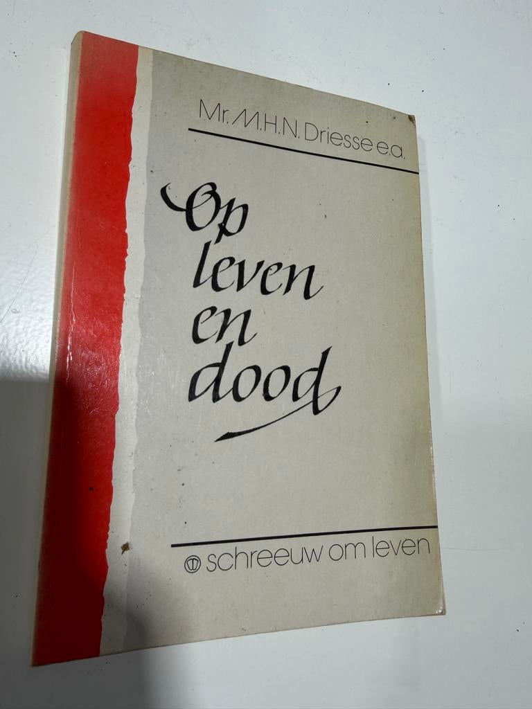 Op leven en dood - schreeuw om leven, Ophalen of Verzenden, Gelezen