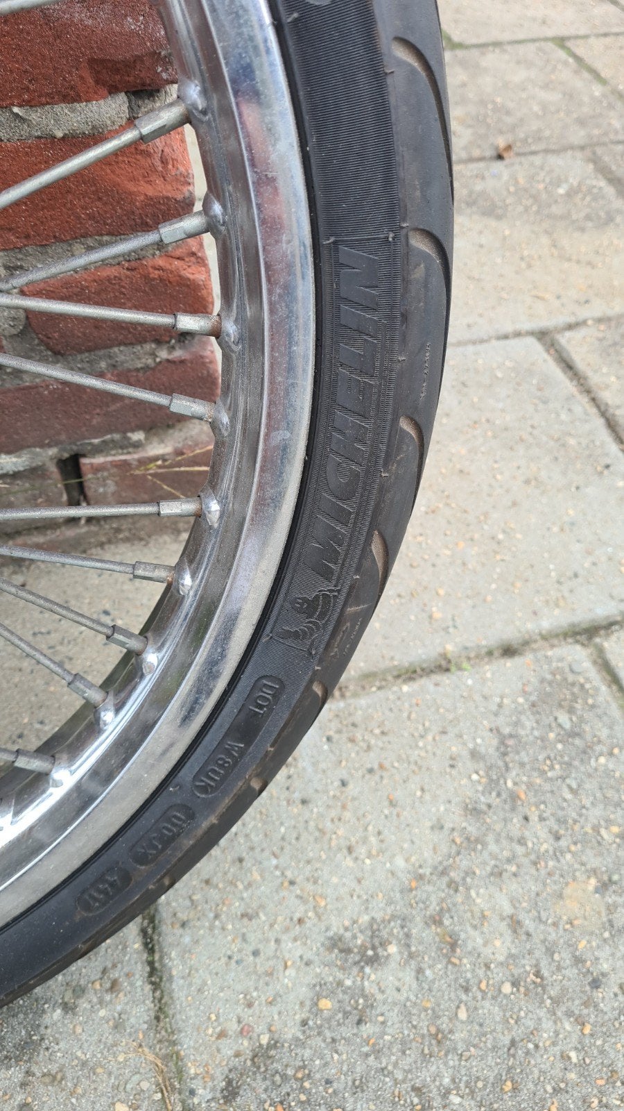 Kawasaki Vulcan VN800 A (1997) 21" Voorwiel met Band, Ophalen