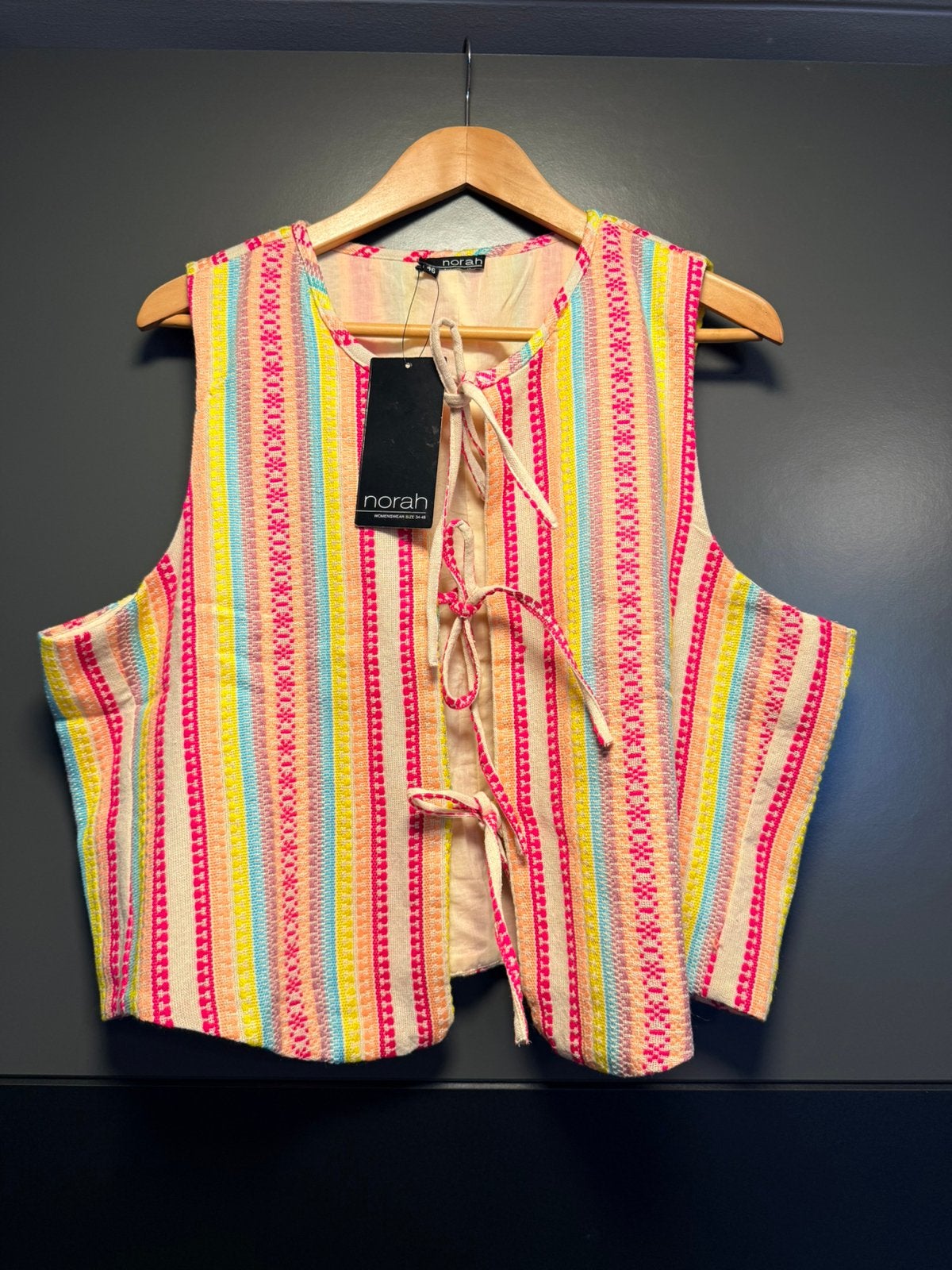 Norah gekleurd gilet met touwtjes nieuw maat 46, Ophalen of Verzenden, Zo goed als nieuw, Maat 46/48 (XL) of groter