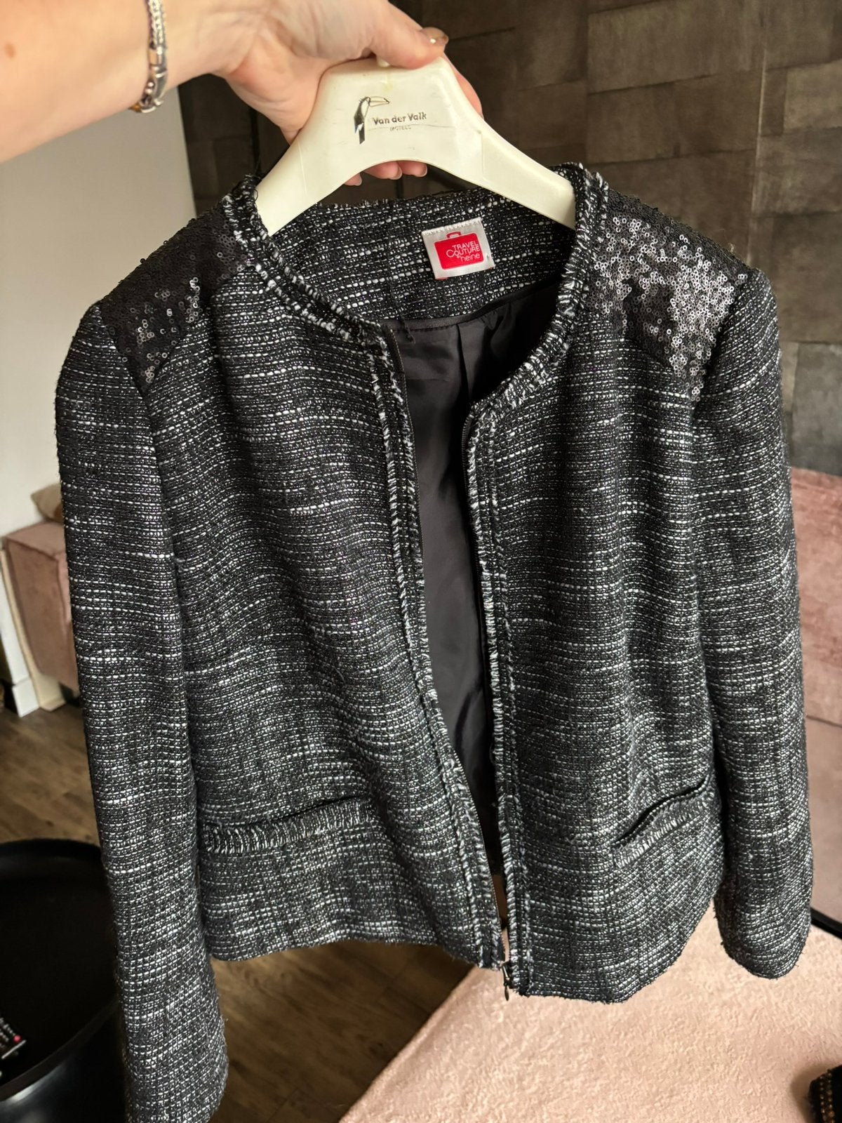 Mooie blazer  Maat 40  Merk travel couture, Kleding | Dames, Ophalen of Verzenden, Zo goed als nieuw, Maat 38/40 (M), Zwart