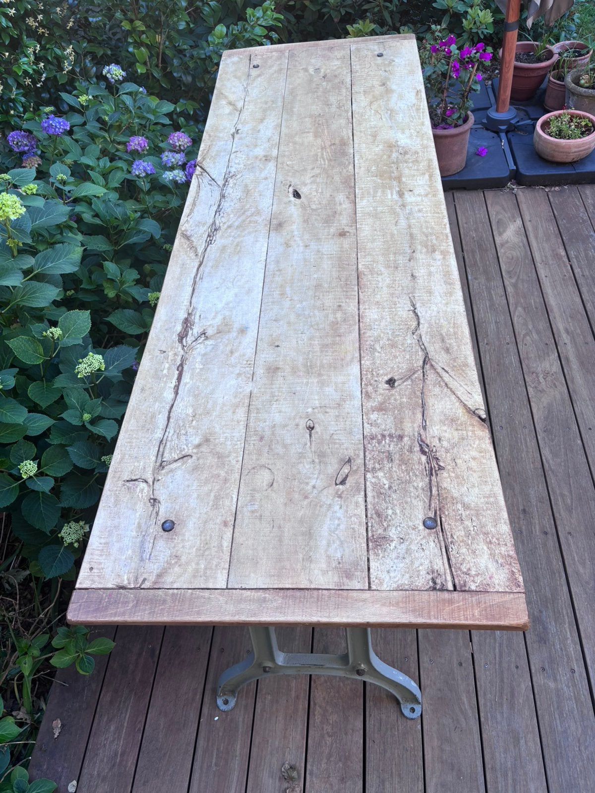 Industriele eettafel, eikenblad en grijs ijzeren onderstel, Ophalen, Gebruikt, Eikenhout, 200 cm of meer