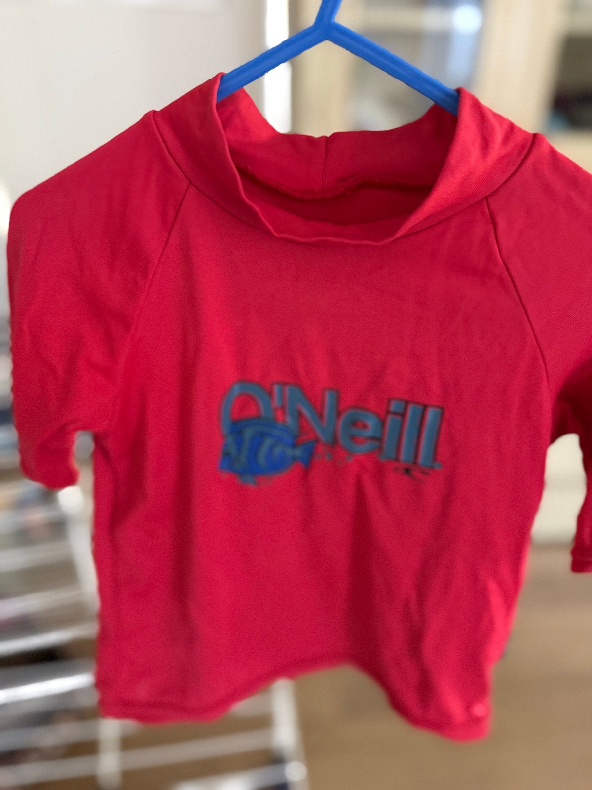 Zwemshirt O'Neill rood met korte mouwen 2 jaar, Kinderen en Baby's, Babykleding | Baby-zwemkleding, Gebruikt, Overige maten, Ophalen of Verzenden