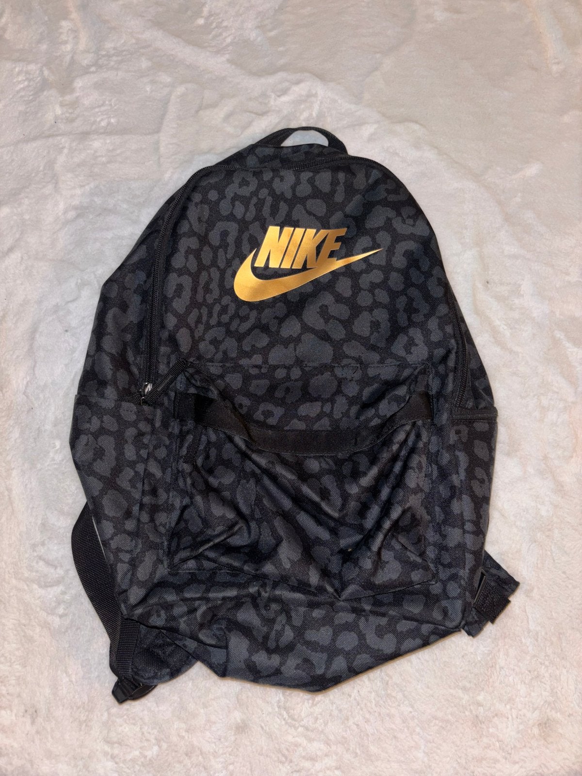 Nike rugzak zwart luipaardprint goud logo, Ophalen, Zo goed als nieuw, Overige merken