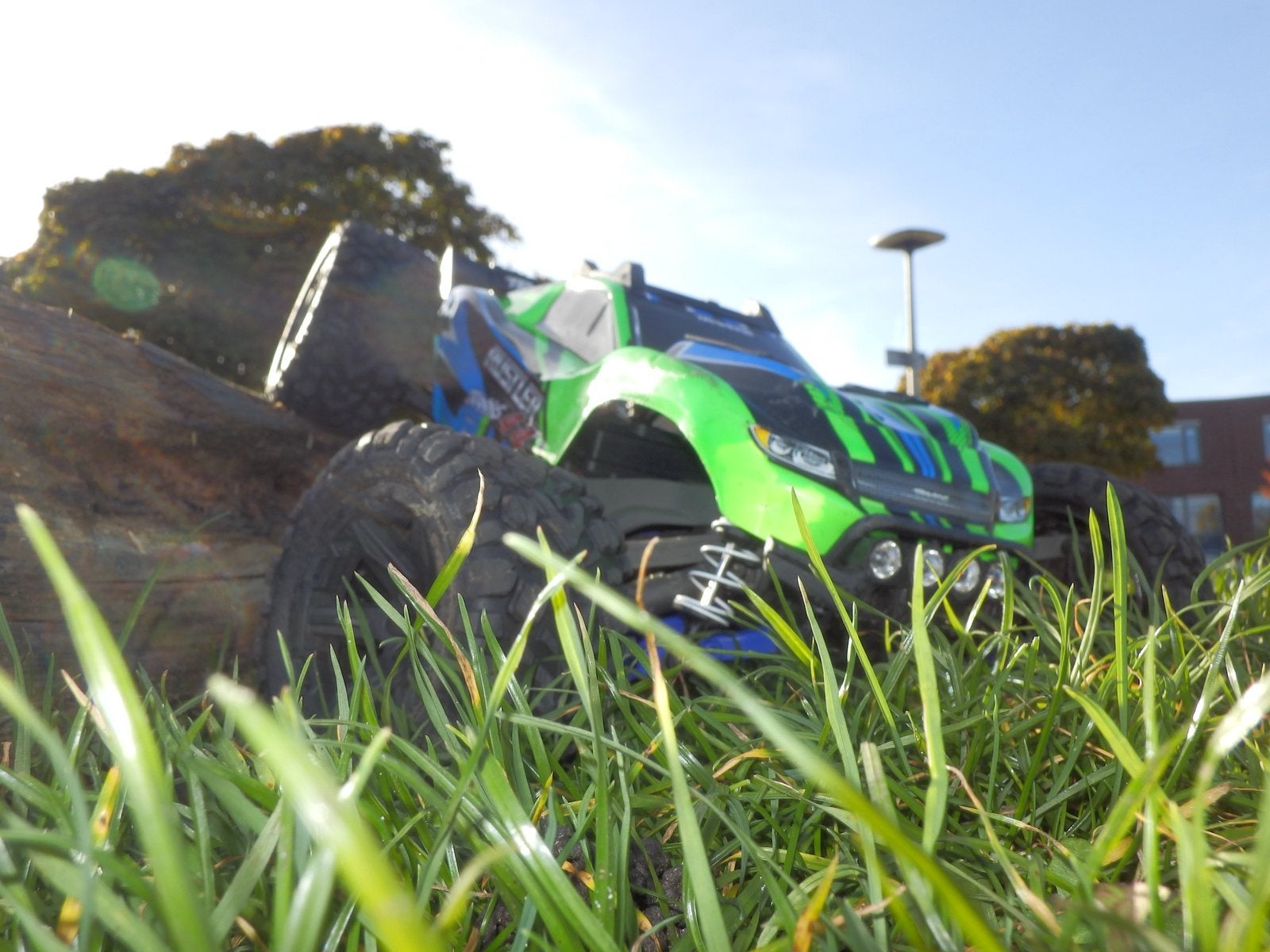Rc auto: Traxxas Rustler 4x4 met accesoires, Hobby en Vrije tijd, Modelbouw | Radiografisch | Auto's, Elektro, Gebruikt, Auto offroad