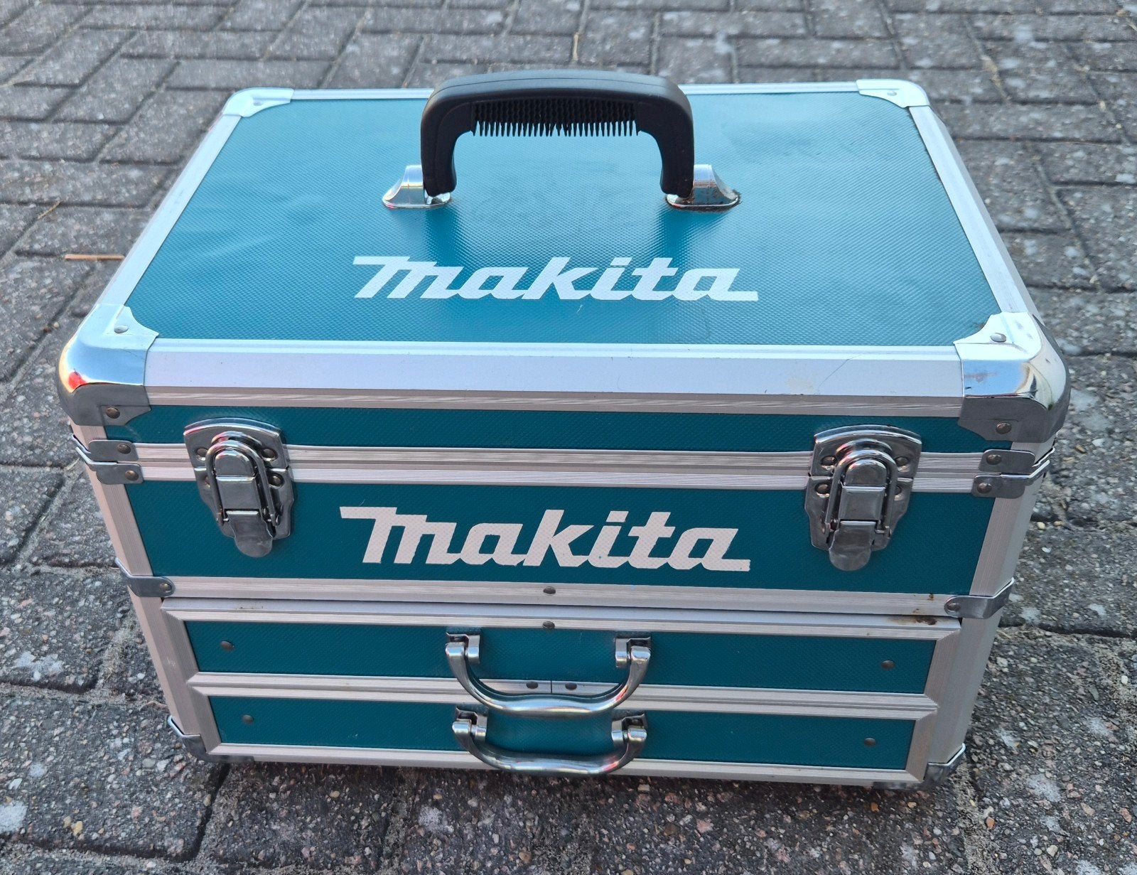 makita koffer, Ophalen, Gebruikt