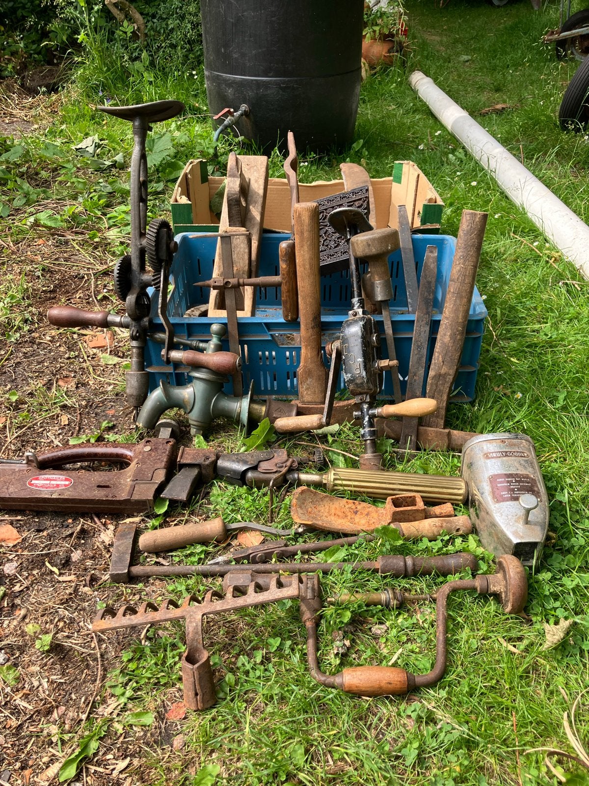 Lot antiek gereedschap e.a. - boormachine, schaaf etc, Antiek en Kunst, Verzenden