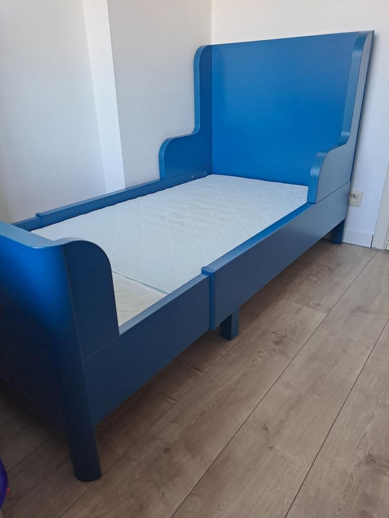IKEA(Busunge) kinderkamer set (bed+matras+commode+kast), Ophalen, Gebruikt, Jongetje of Meisje
