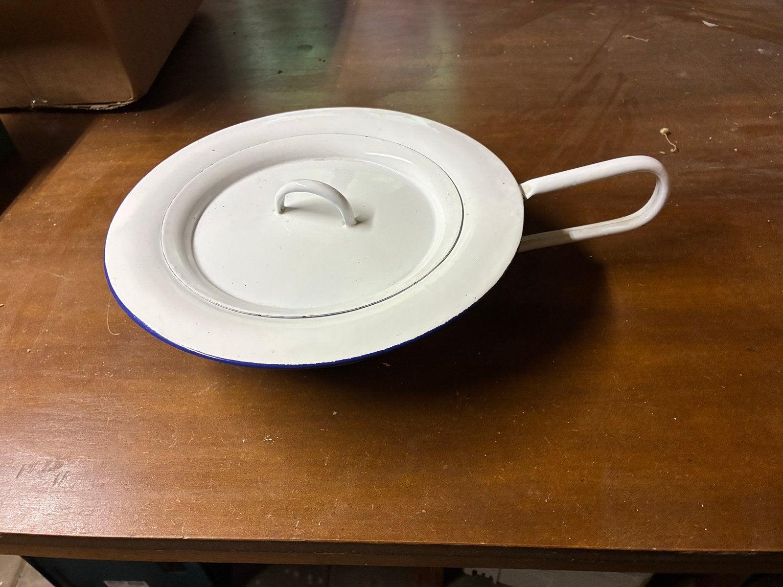 Vintage geëmailleerde bedpan met deksel, Antiek en Kunst, Ophalen