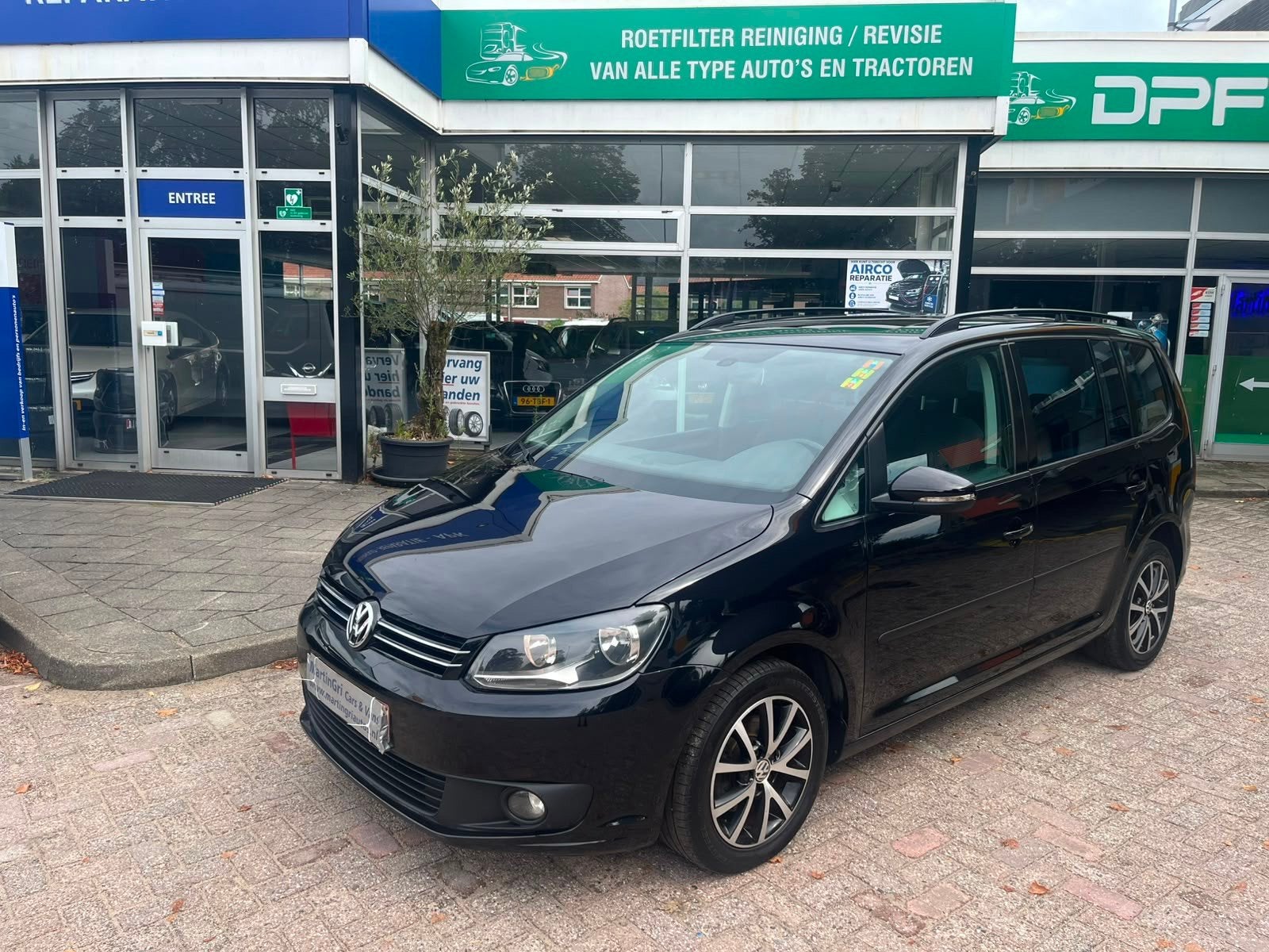 Volkswagen Touran 1.6 TDI Highline Panorama, Auto's, Voorwielaandrijving, Stof, Gebruikt, 4 cilinders