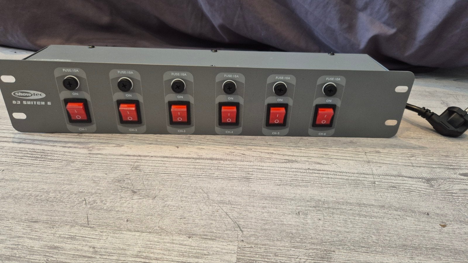 Showtec DB-6 Switch 6-kanaals stroomverdeler, Ophalen of Verzenden, Zo goed als nieuw