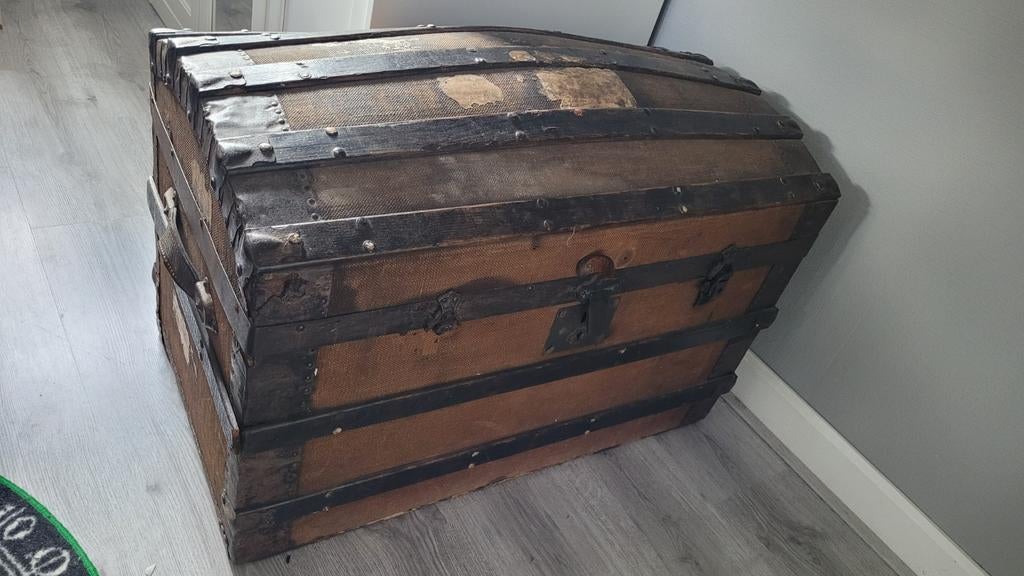 Antieke kist 54x47x82cm, Huis en Inrichting, Woonaccessoires | Kisten, Gebruikt, 50 tot 75 cm, 75 tot 100 cm, Overige houtsoorten