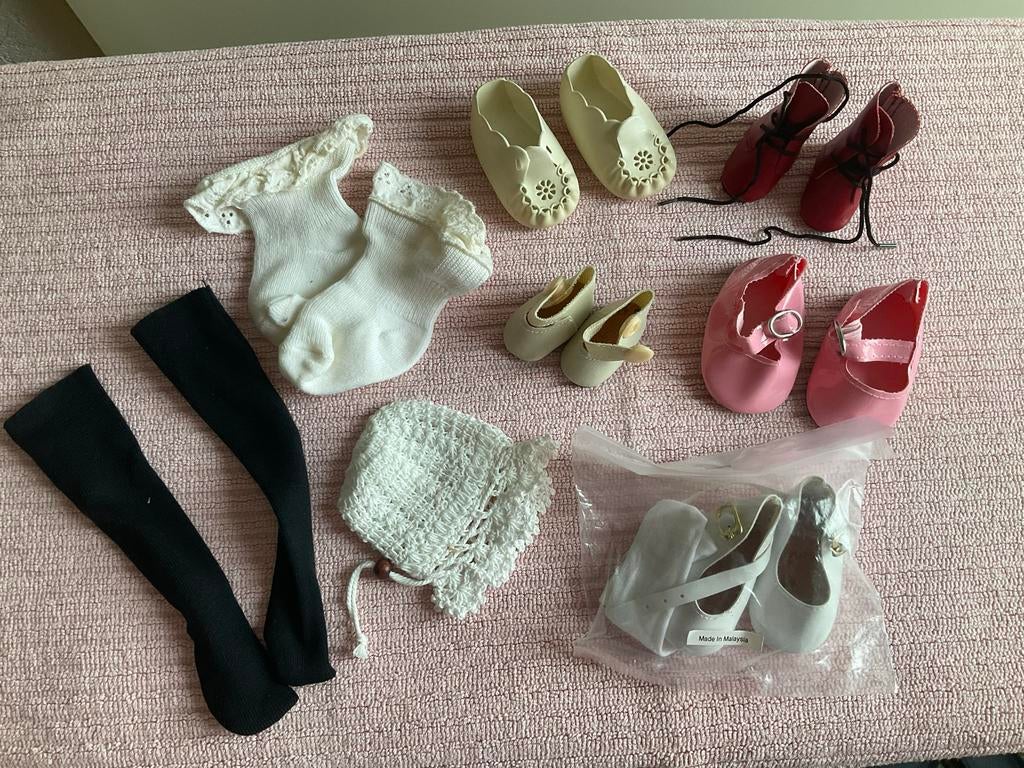 Diverse poppenkleertjes en schoentjes, Ophalen of Verzenden, Zo goed als nieuw, Overige typen