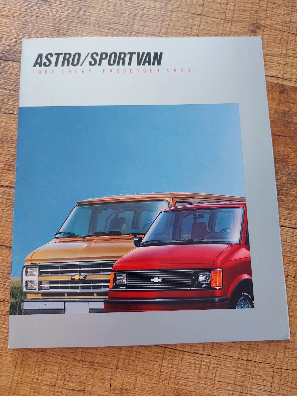 Keurige USA Chevy Astro / Sportvan brochure model 1988, Boeken, Auto's | Folders en Tijdschriften, Ophalen of Verzenden, Zo goed als nieuw