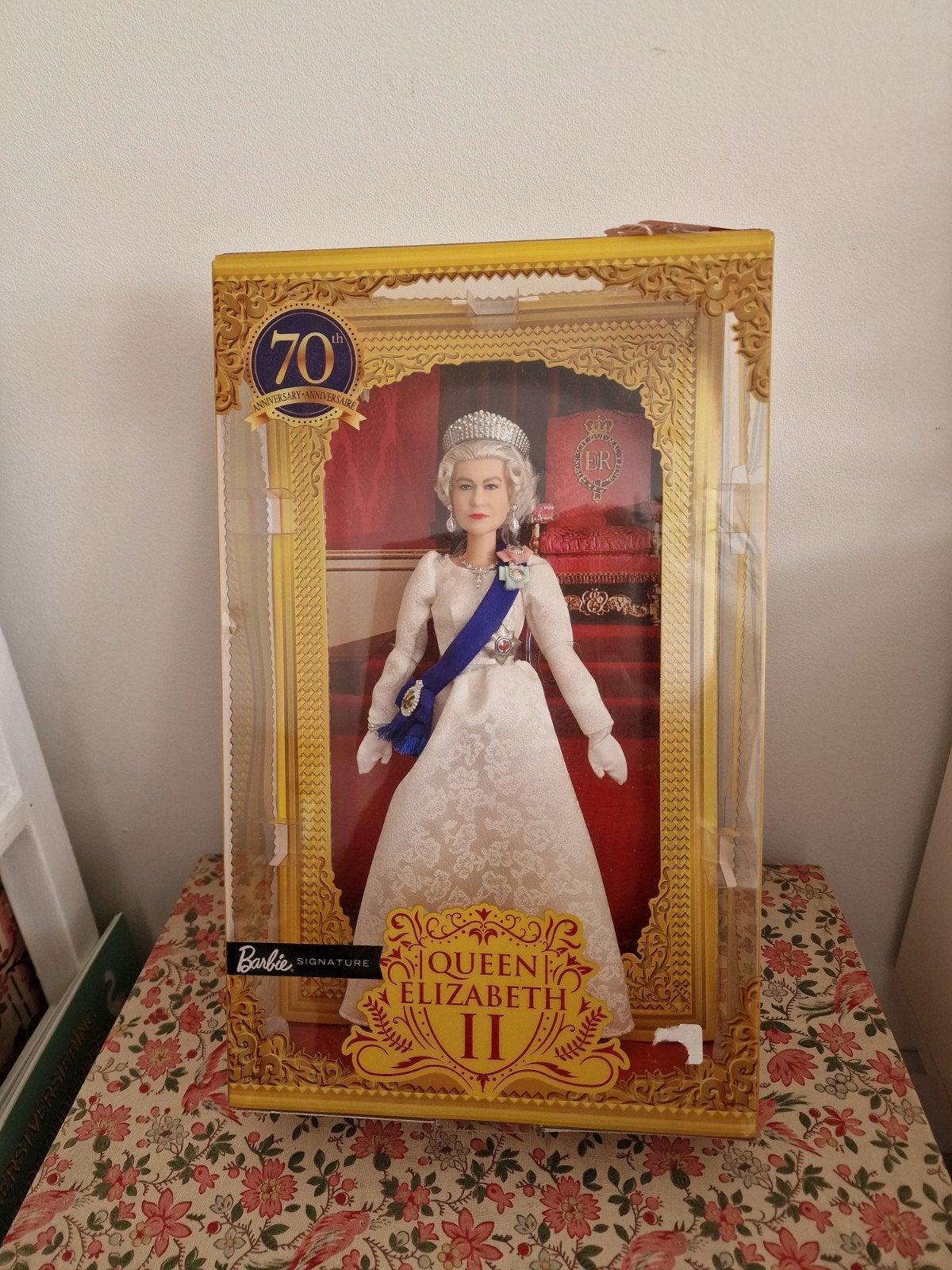 Queen Elizabeth ll Barbie Mattel, Ophalen of Verzenden, Nieuw, Pop