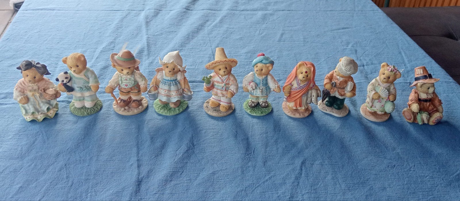 Cherished Teddies Landencollectie - 10 Beeldjes, Verzamelen, Beren en Cherished Teddies, Ophalen of Verzenden, Zo goed als nieuw