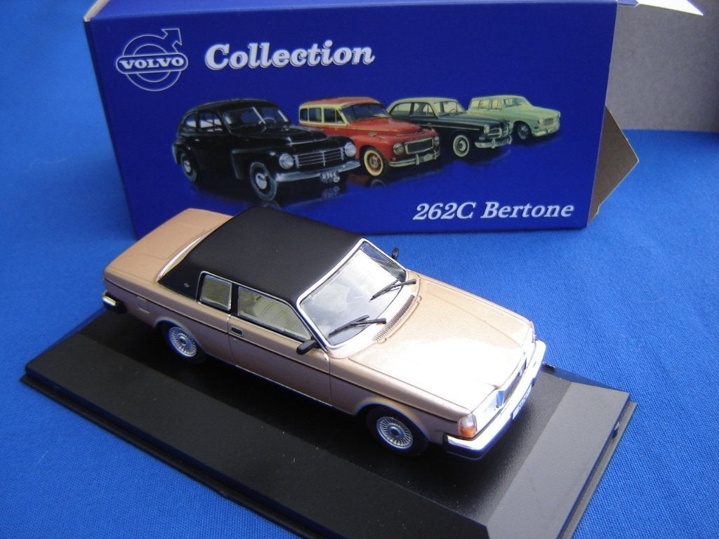 Volvo 262 C Bertone Coupé – goudkleur Atlas, Ophalen of Verzenden, Zo goed als nieuw, Auto, Overige merken