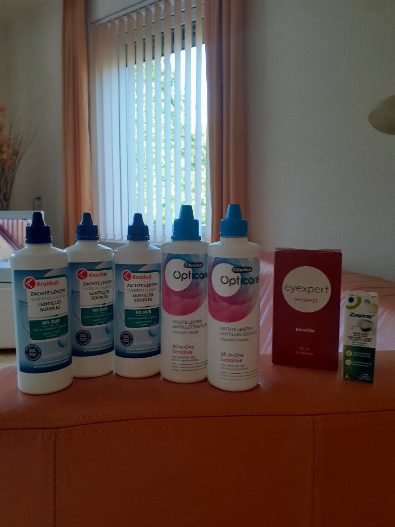 Meerdere zachte lenzen verzorg-vloeistoffen, Sieraden, Tassen en Uiterlijk, Uiterlijk | Cosmetica en Make-up, Ophalen, Nieuw, Toebehoren