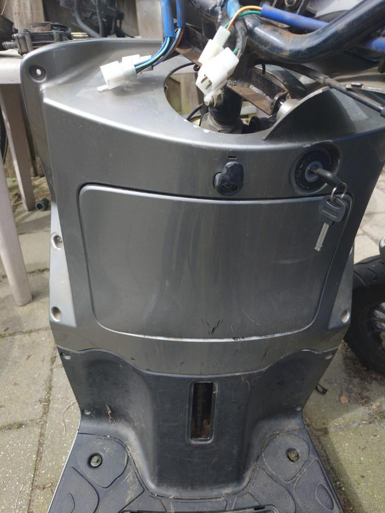Onderdelen Kymco people S 50t 2011 16” - Grijs, Ophalen of Verzenden, Gebruikt, Kap, Kymco