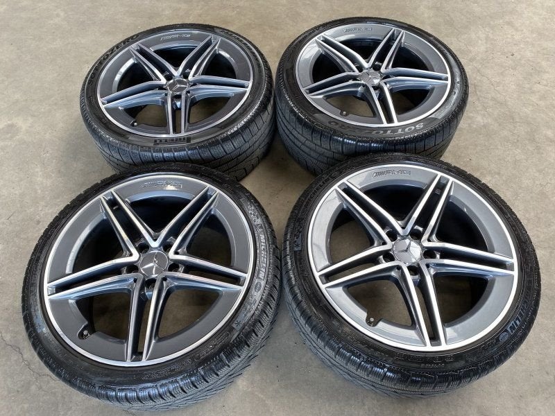 19 inch originele CLA 45 AMG velgen + winterbanden MB CLA45, Auto-onderdelen, 19 inch, Gebruikt, 255 mm, -
