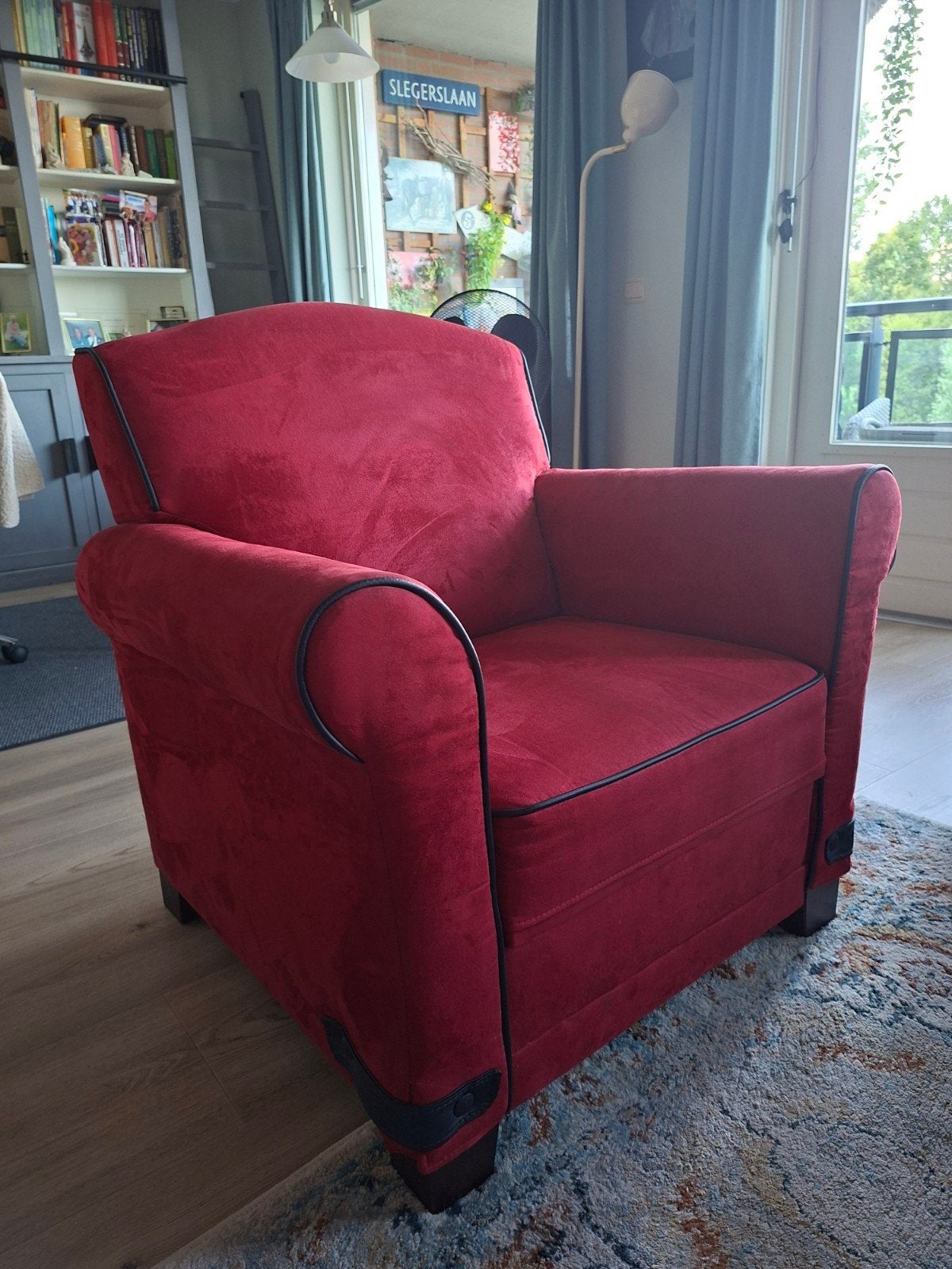 Comfortabele Fauteuils. 2 stuks met sterke stof, Ophalen, Rustiek, 75 tot 100 cm, Zo goed als nieuw