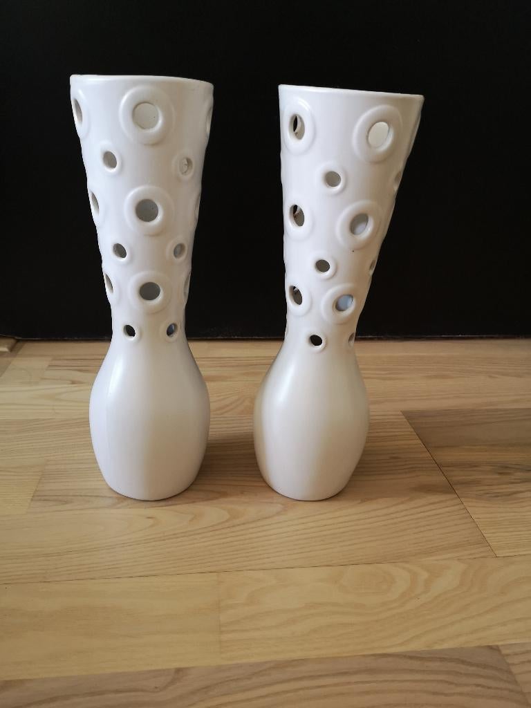 Design vaasjes wit 19 euro 2 stuks € 19,00, Ophalen of Verzenden, Zo goed als nieuw, Wit