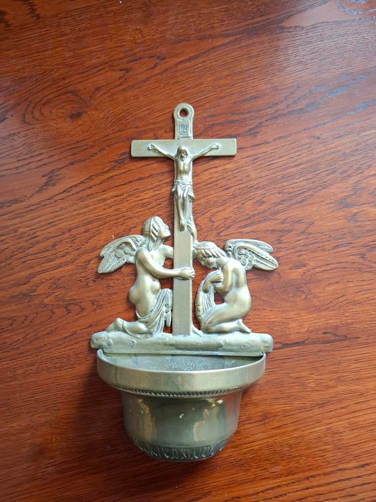 Messing wijwaterbakje met kruis en engelen, Antiek en Kunst, Antiek | Religie, Ophalen of Verzenden