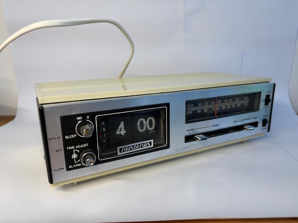 Vintage Soundesign 3462 wekkerradio, Witgoed en Apparatuur, Wekkers, Ophalen of Verzenden, Gebruikt, Analoog