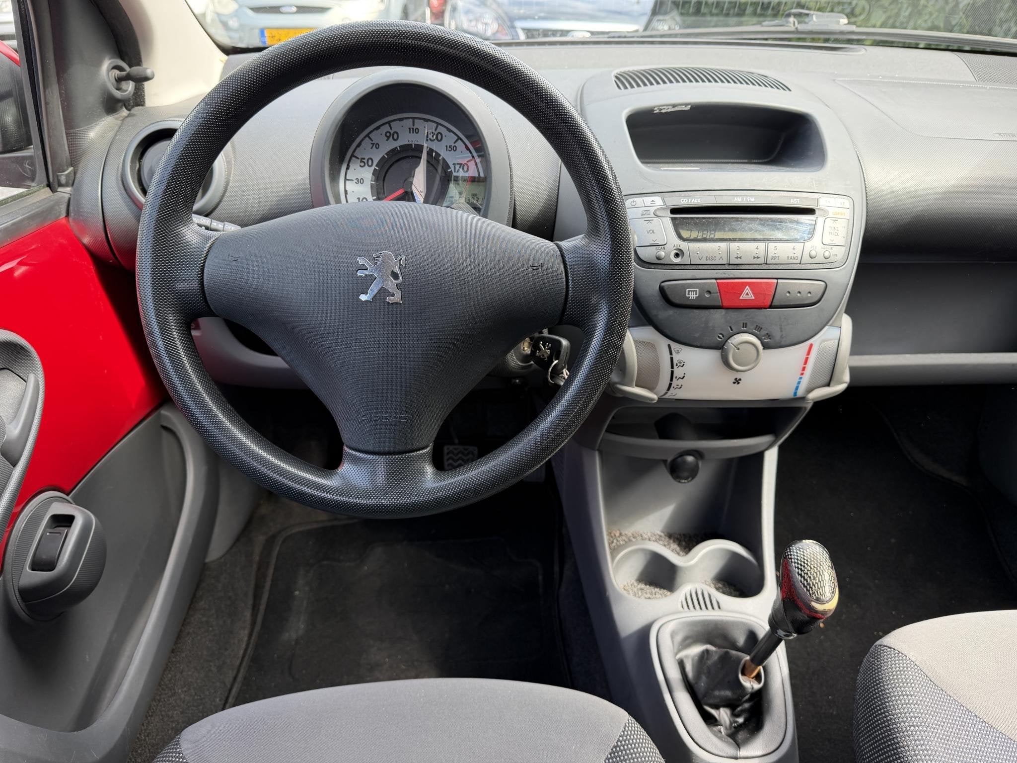 Foto 12 van Peugeot 107 1.0-12V XS Elekt. Ramen | Stuurbekrachtiging | A