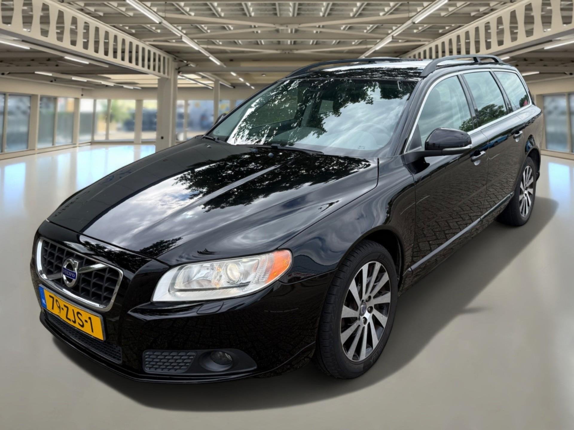 Volvo V70 1.6 T4 Limited Edition Altijd 20 v70's op voorraad, Euro 5, 4 cilinders, 179 pk, Zwart