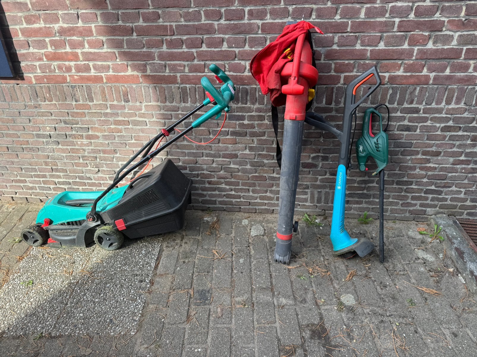 Grasmaaier, grastrimmer, heggenschaar & bladblazer, Tuin en Terras, Ophalen, Cirkelmaaier, Gebruikt, Elektrische grasmaaier