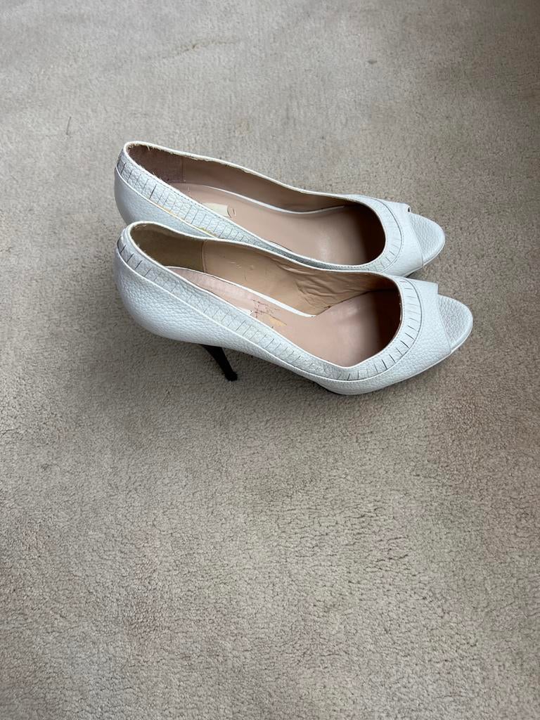 Witte Zara pumps met open neus, maat 40, Kleding | Dames, Schoenen, Ophalen of Verzenden, Zo goed als nieuw, Wit, Pumps
