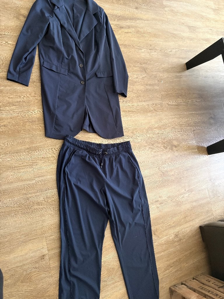 Travelstof Blazer maat 1/46 en Broek maat 2/48, Kleding | Dames, Ophalen of Verzenden, Zo goed als nieuw, Maat 46/48 (XL) of groter