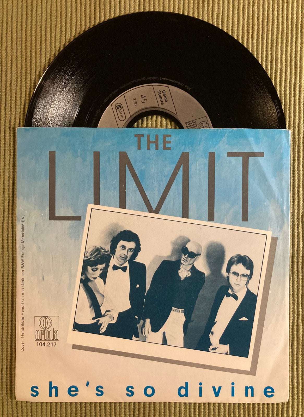 Vinyl single The Limit - she’s so divine, Cd's en Dvd's, Vinyl Singles, Gebruikt, 7 inch, Ophalen of Verzenden, Dance en House