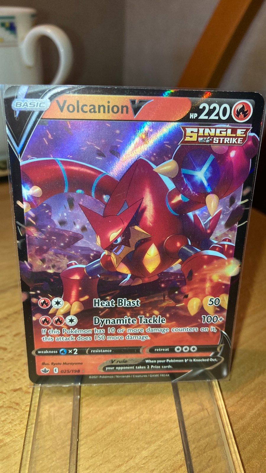 Pokemon Volcarona V 25/198 Chilling Reign 3,00 euro, Ophalen of Verzenden, Zo goed als nieuw