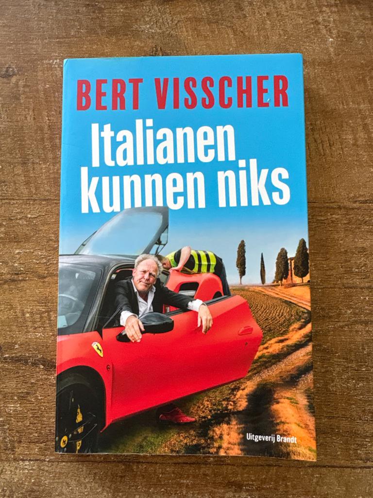 Bert Visscher - Italianen kunnen niks (Boek), Ophalen of Verzenden, Zo goed als nieuw, Anekdotes en Observaties