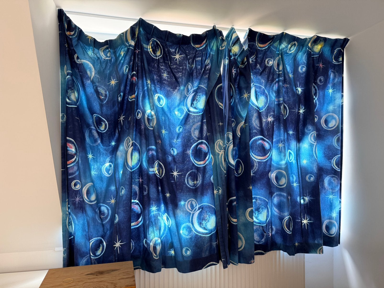 Set van 2 gordijnen - 140x165 cm met haken, Huis en Inrichting, Stoffering | Gordijnen en Lamellen, Ophalen, Met haken, Gebruikt