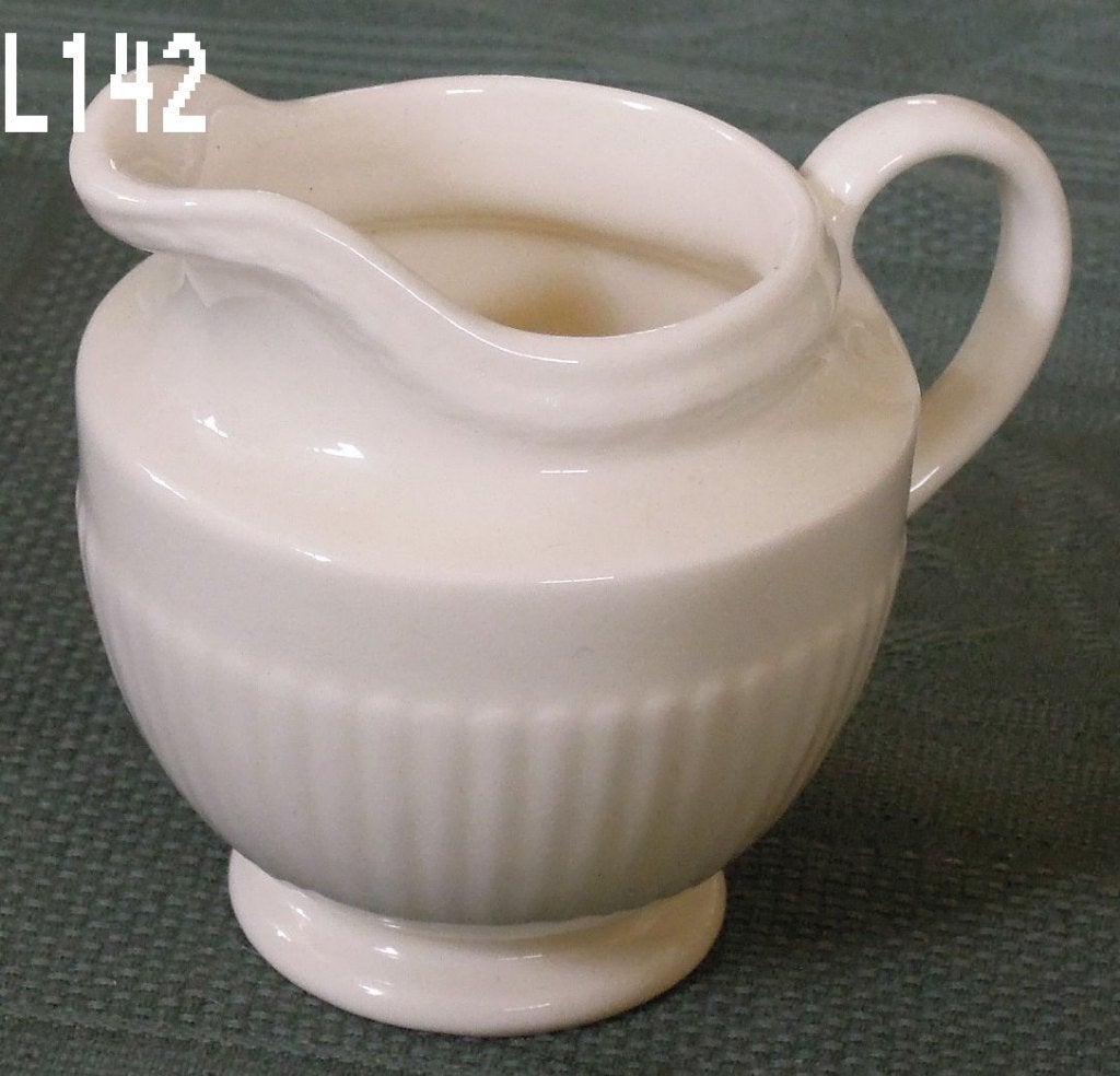 Nr L142: 1 Klein Wedgwood Edme roomkannetje, Wedgwood, Overige typen, Tweedehands onbekend., Ophalen of Verzenden