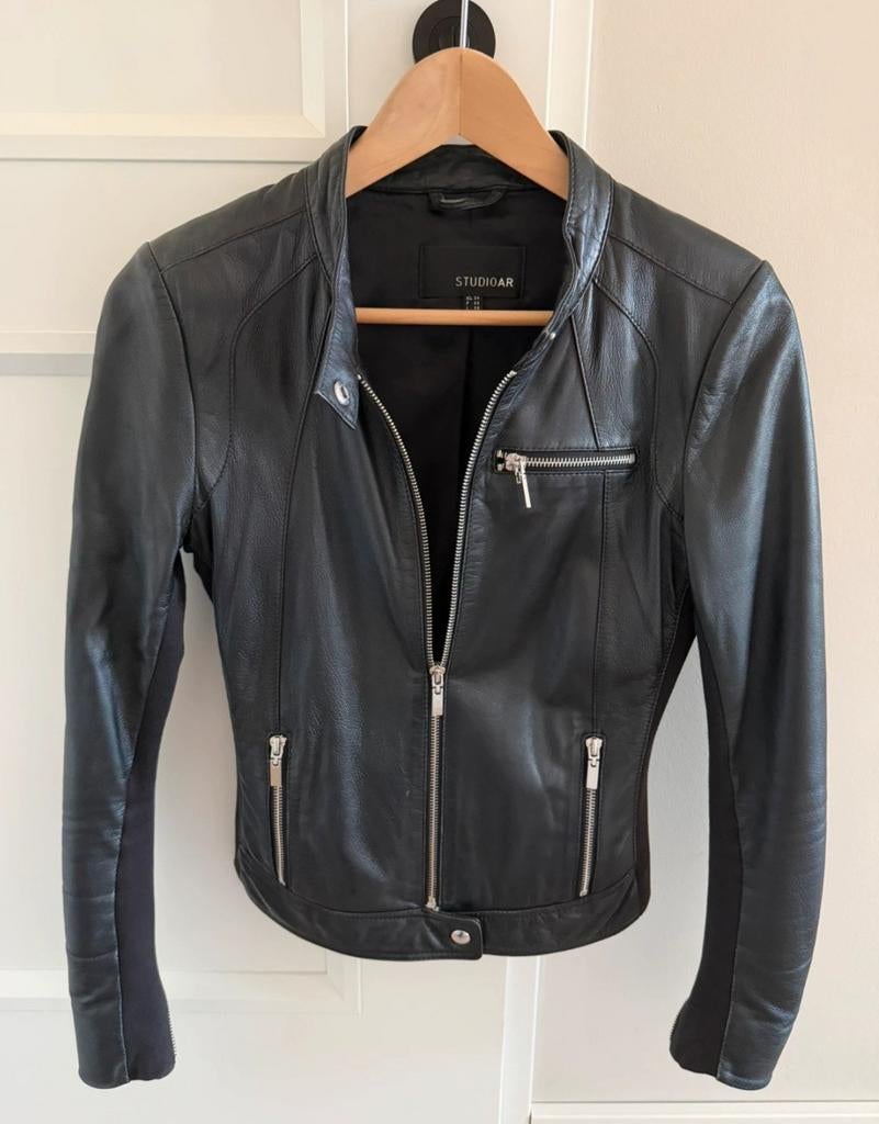 Echt leren jasje van studio AR, maat 34, Kleding | Dames, Ophalen of Verzenden, Zo goed als nieuw, Maat 34 (XS) of kleiner, Zwart