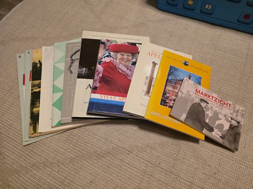Lot: boeken van Apeldoorn, Boeken, Ophalen of Verzenden, Zo goed als nieuw